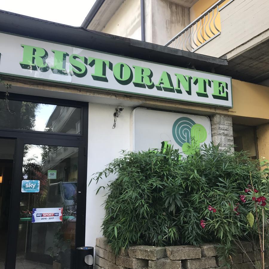 Hotel Ristorante Il Boschetto Città di Castello Exterior foto