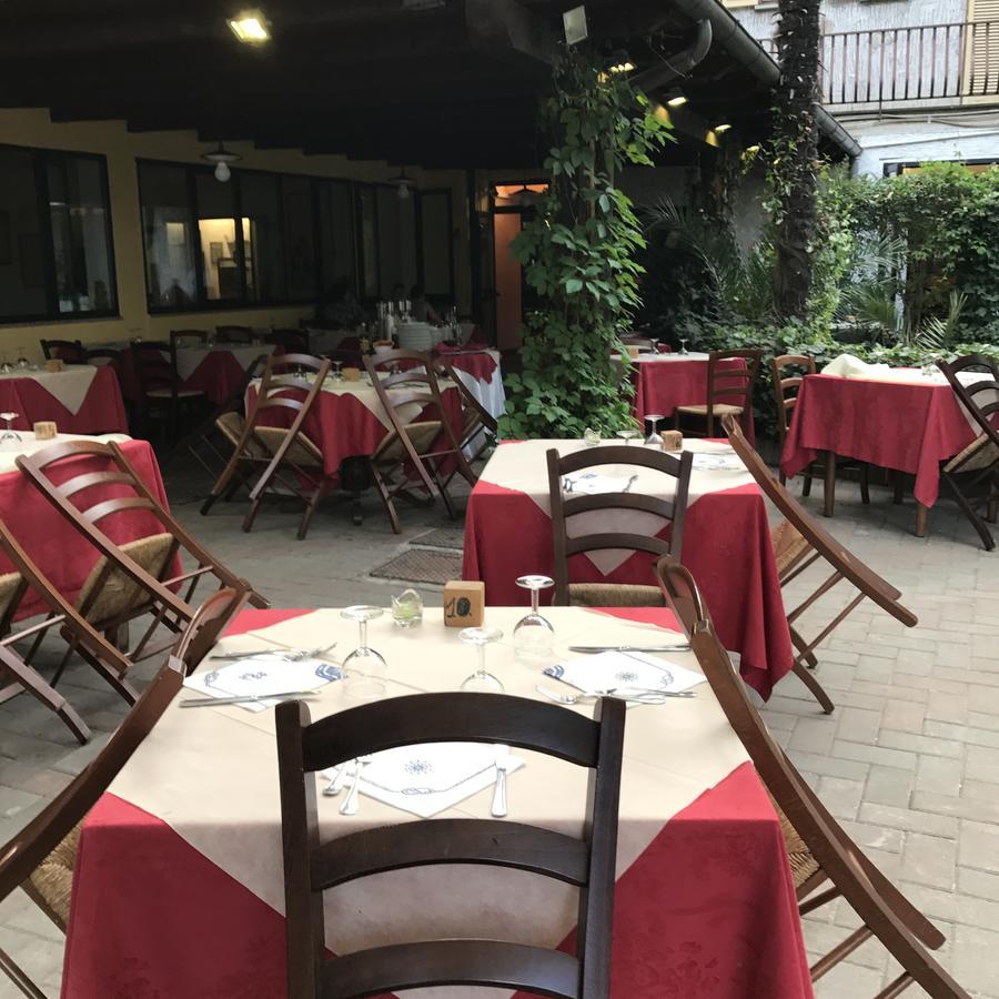 Hotel Ristorante Il Boschetto Città di Castello Exterior foto